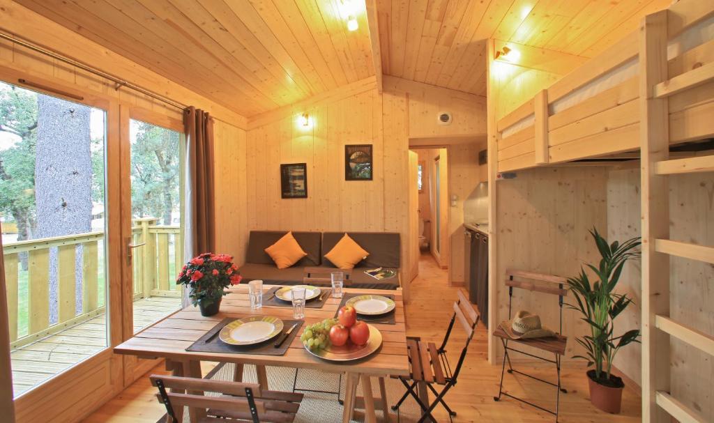 Albirondack Camping Lodge & Spa Oda fotoğraf